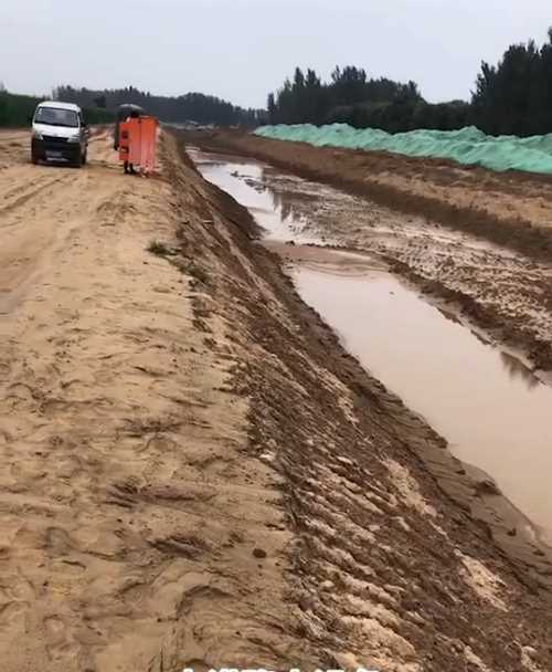北京门头沟区河道降水